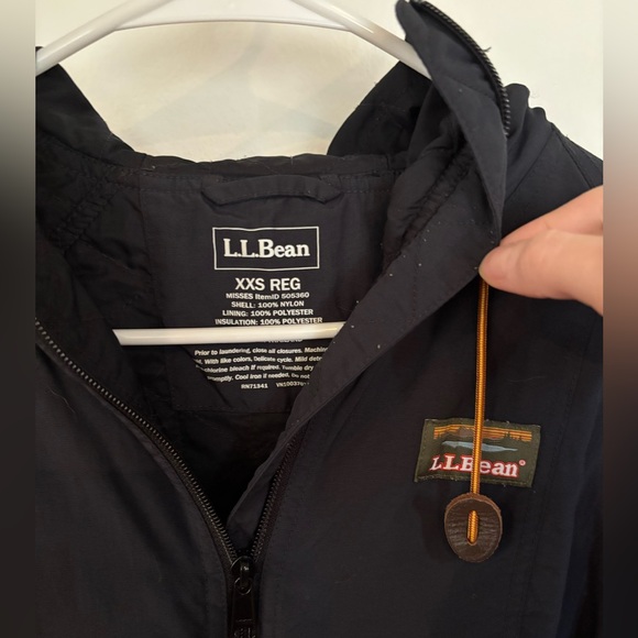 L.L. Bean 1/2 Zip Raincoat - Picture 2 of 3